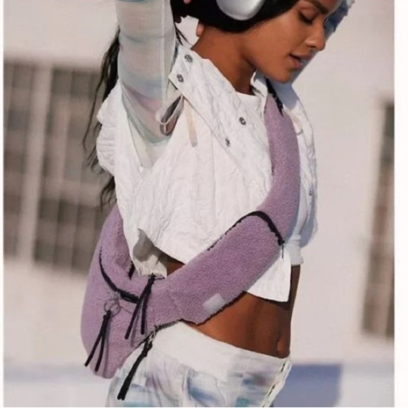 FP Movement Overachiever Sherpa Sling Bag Purple Lavender Teddy NWT - Picture 3 of 12